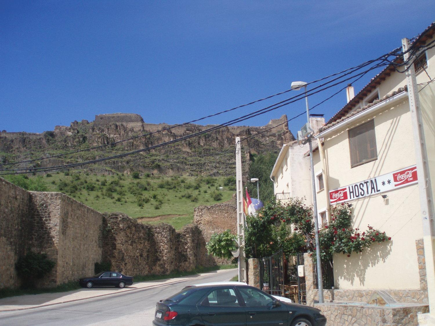 Hostal Restaurante La Muralla Canete  Exterior photo