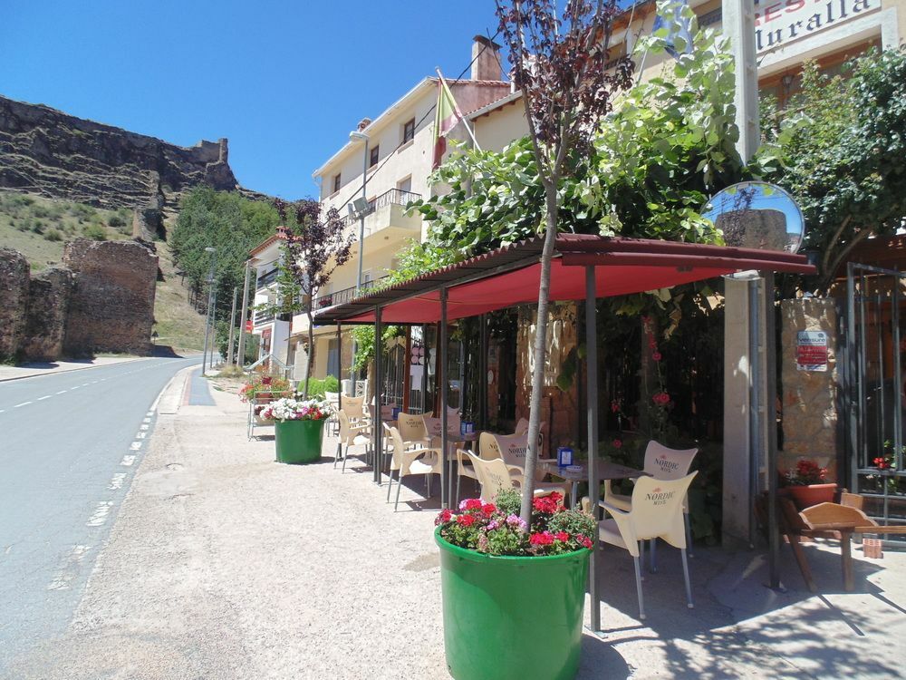 Hostal Restaurante La Muralla Canete  Exterior photo